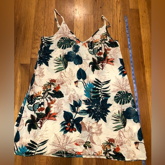 BOGO Tropical Vacation Dress - Picture 2 of 6
